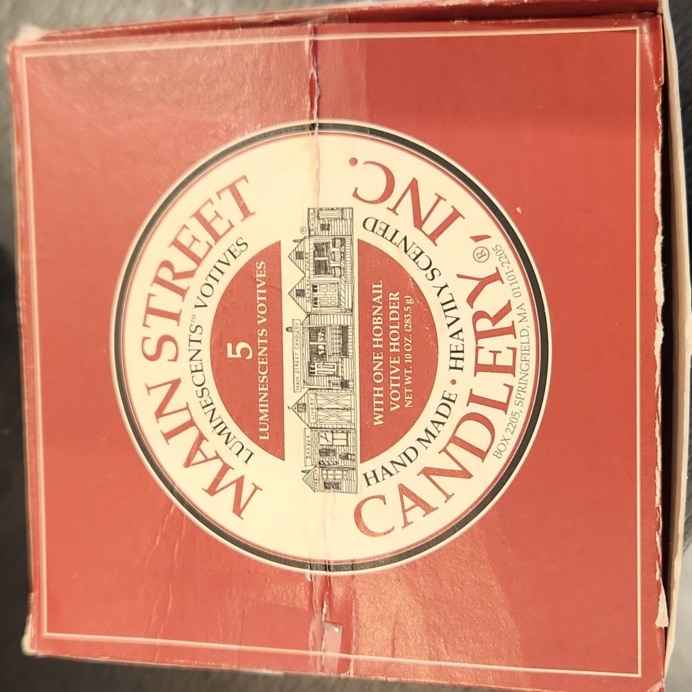 Open Box New Main Street Candlery 5 Luminescents Votives w/one Votive Holder